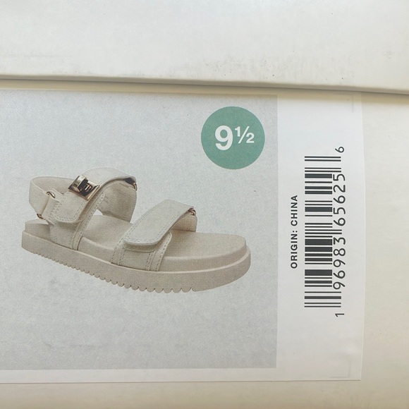 Women’s Jonie ankle strap footbed sandals a new day Off White size 9.5 - Picture 7 of 7